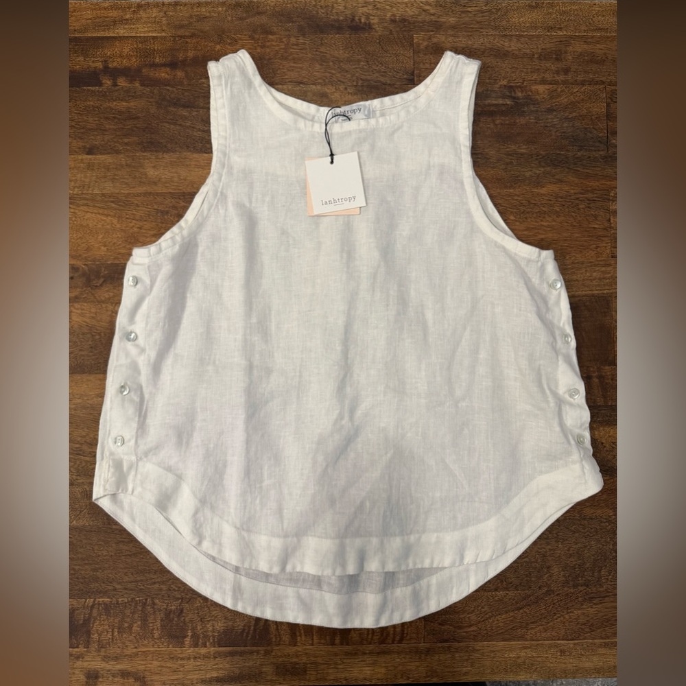 Lanhtropy Linen Top